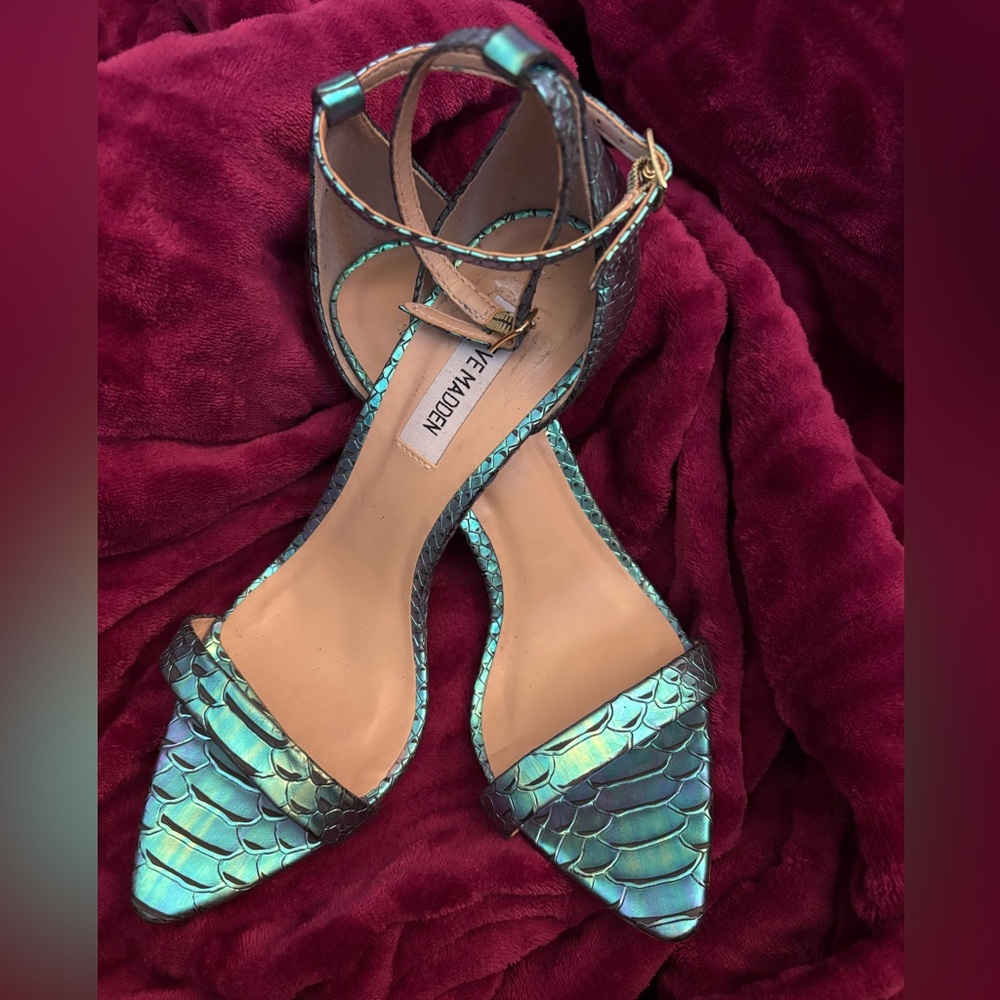 Steve Madden “Sane Stiletto” Iridescent Blue Green Heels